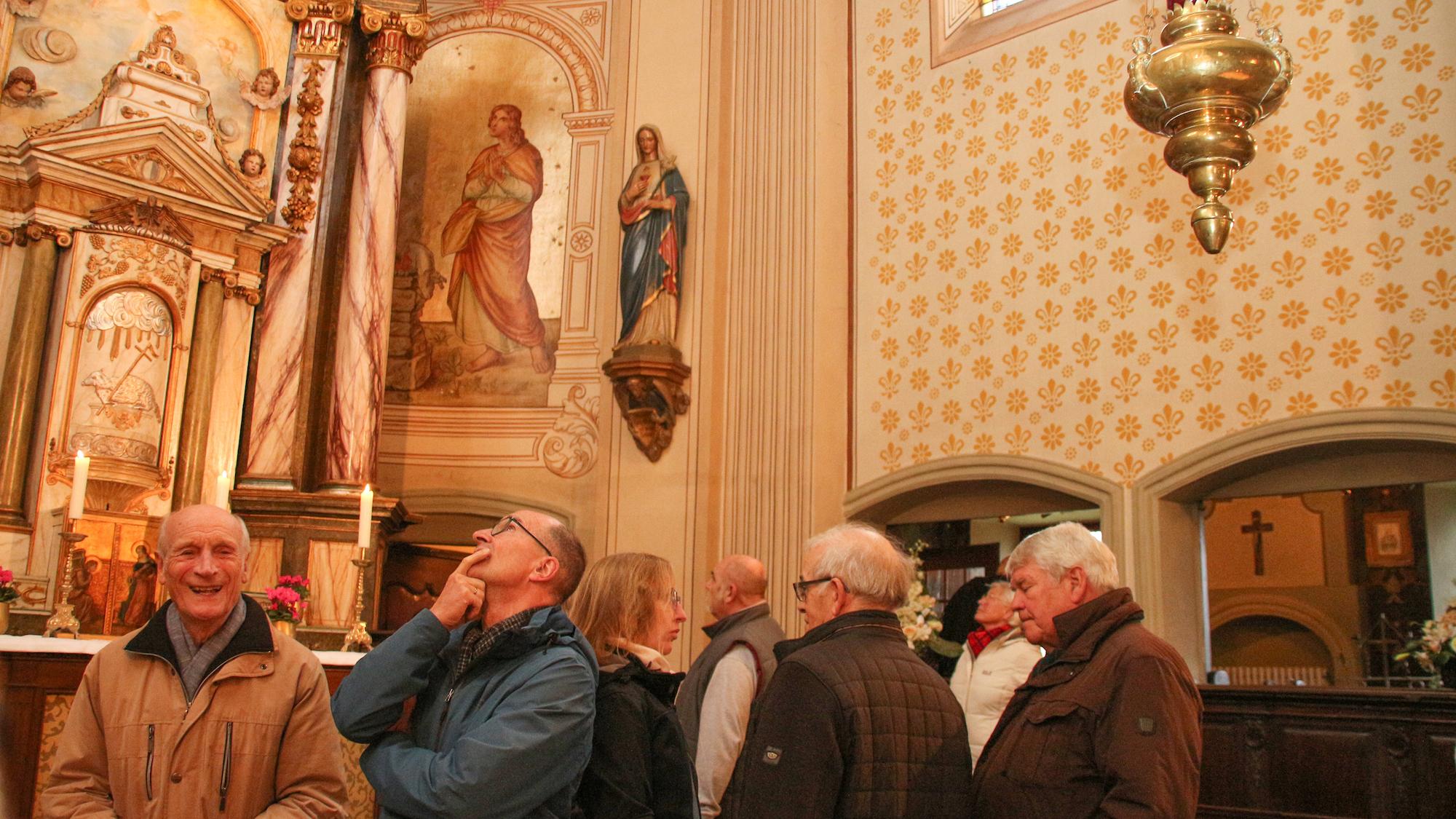 Bei der Sonntagskult(o)ur kommen die Teilnehmer „Kirche“ auf besondere Weise näher. (c) Dorothée Schenk