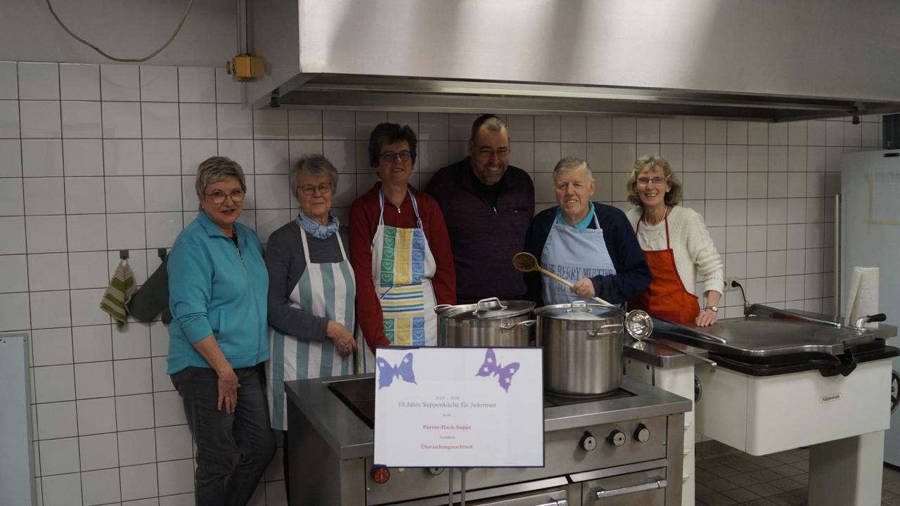 Das Team der „Suppenküche für jedermann“ freut sich über Gäste. Jeden zweiten Mittwoch gibt es im Marienheim ein Essen. (c) Daniel Boss