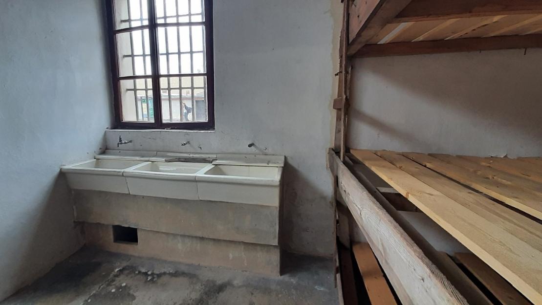 Viele Räume im Ghetto von Theresienstadt sind noch erhalten.