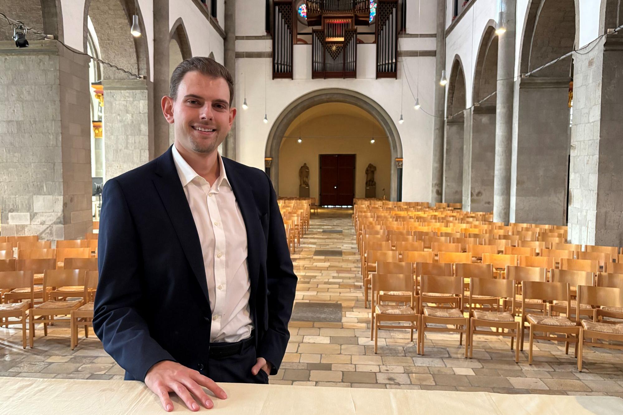 Die Münster-Basilika St. Vitus ist Vincent Knüppes erste Station als leitender Kirchenmusiker nach seinem Studium.