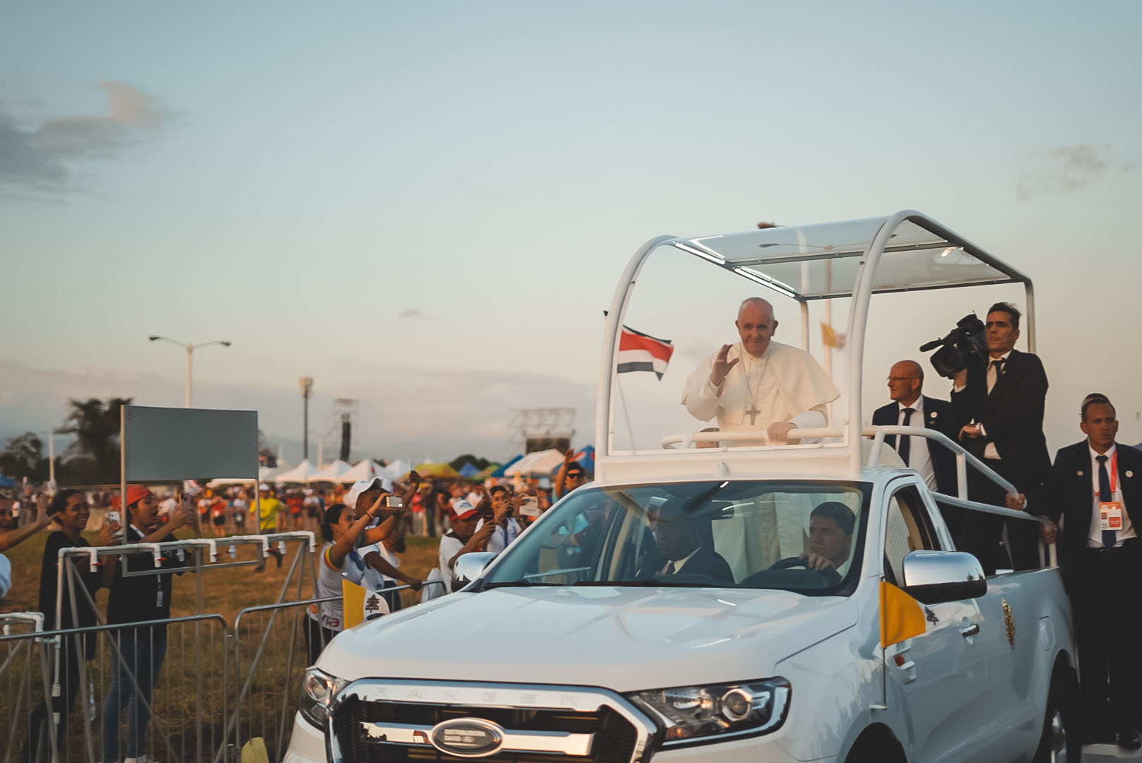 Jugendliche Christen aus aller Welt vereint beim Glaubensfest: Das ist die Idee der Weltjugendtage. Auch eine kleine Delegation aus dem Bistum Aachen war dabei und erlebte den Papst aus der Nähe. (c) Jonas Diener