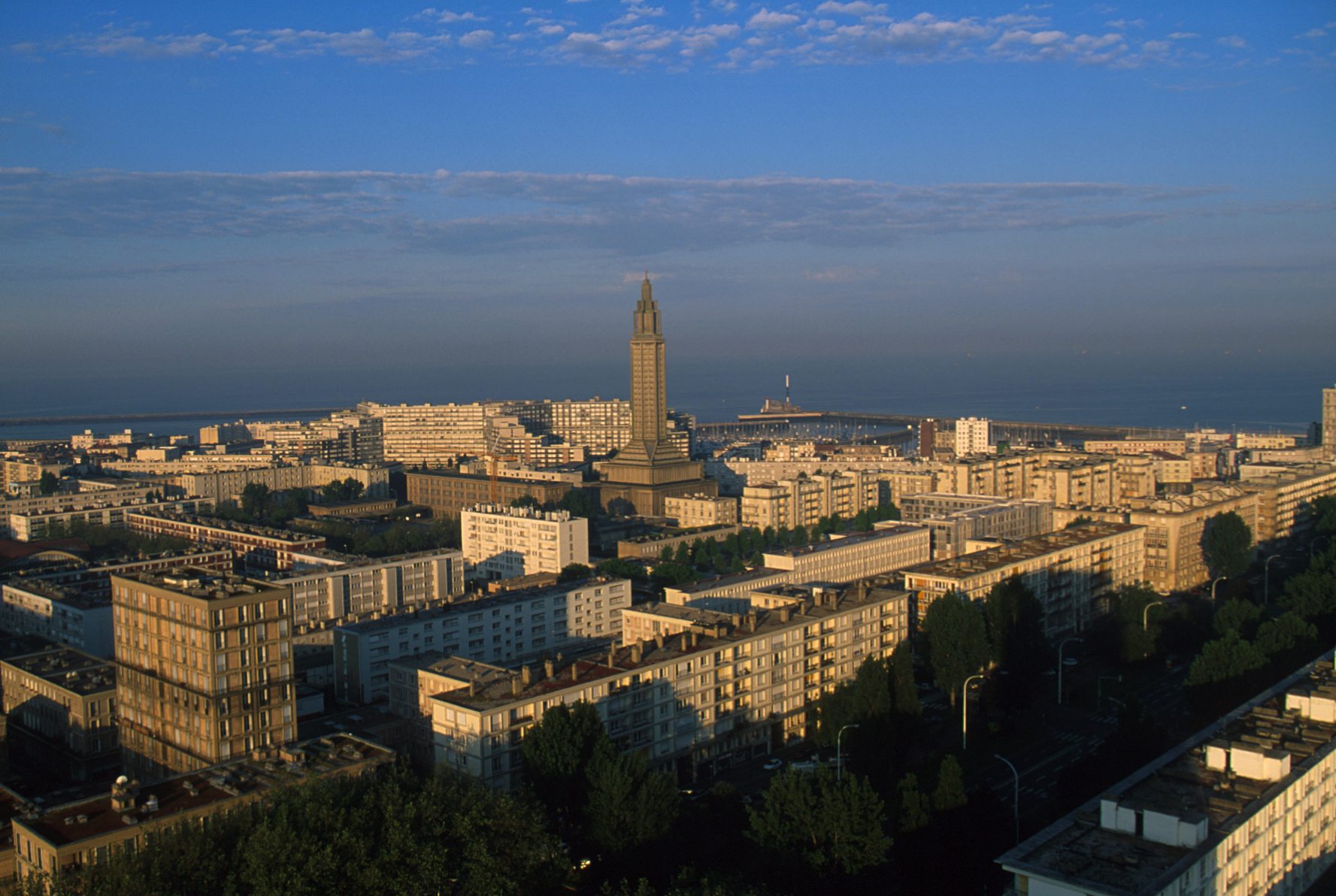 Der Architekt Auguste Perret entwarf die Pläne für die im Zweiten Weltkrieg zerstörte Stadt Le Havre. Der Stadtkern ist seit 2005 Weltkulturerbe. (c) Eric Levilly/wikimedia commons/CC-BY-1.0